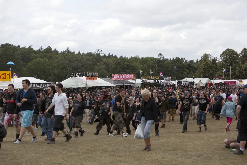 Festivalgoers and atmosphere at Sonisphere 2011